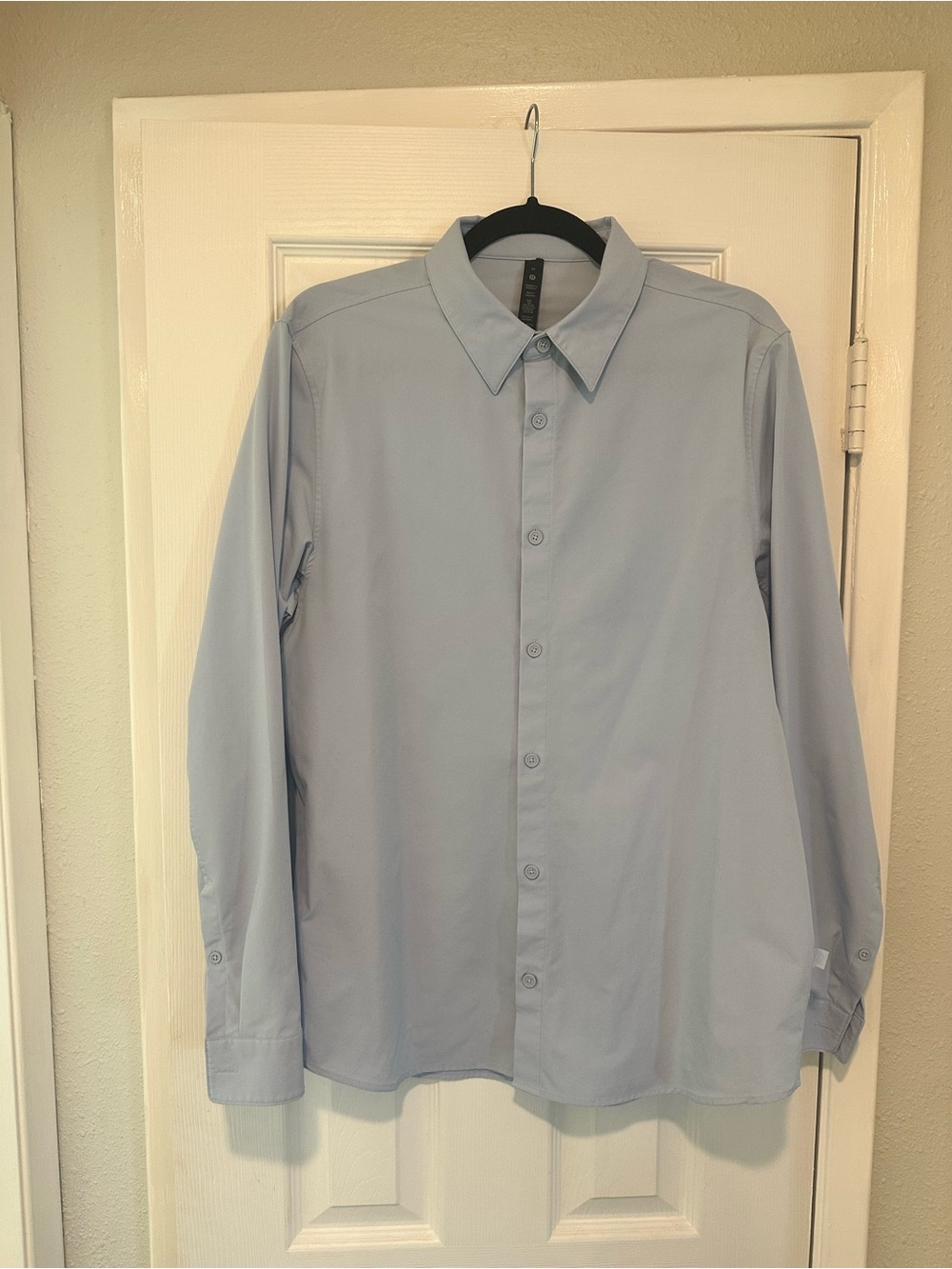 lululemon athletica Men's Pale Blue Button-Up Dress Shirt